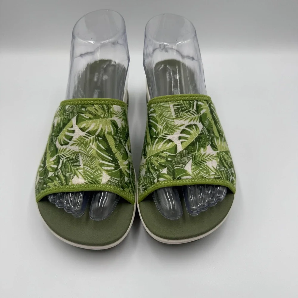 Clarks Cloudsteppers Sandals Womens‎ 7.5 Green Palm Print Arla Glade Slide Shoes - Picture 3 of 9